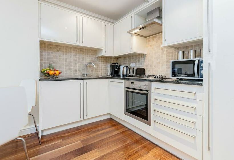 Апартаменты Comfort 2 Спальни, Spectacular Strand Two Bed Apartment