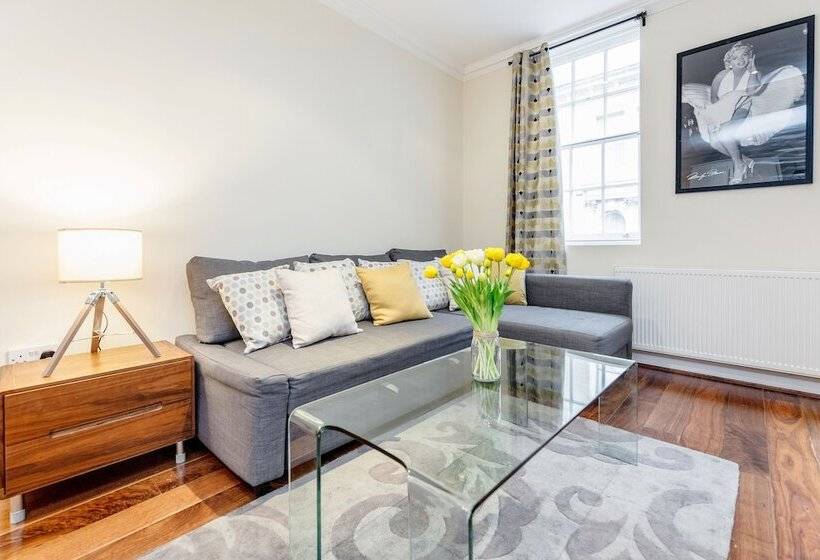 Апартаменты Comfort 2 Спальни, Spectacular Strand Two Bed Apartment
