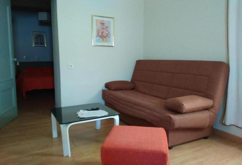 Четырехместный Номер Стандарт, Hostal Restaurante Milenium