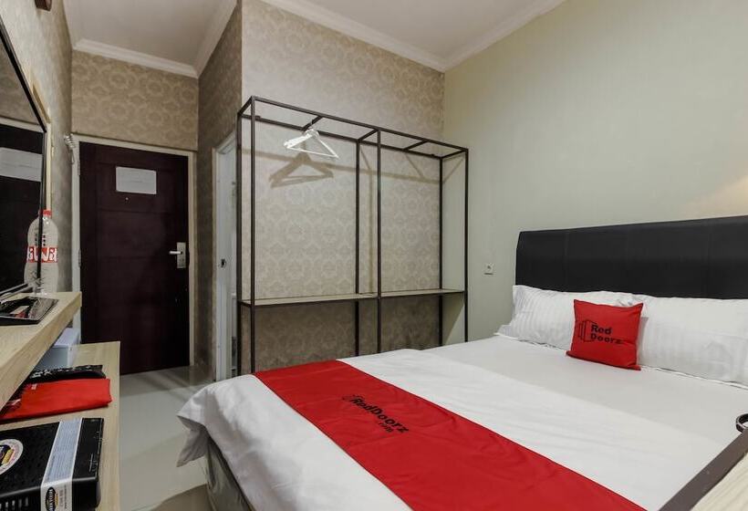 Номер Стандарт, Reddoorz Plus Near Lippo Cikarang Mall