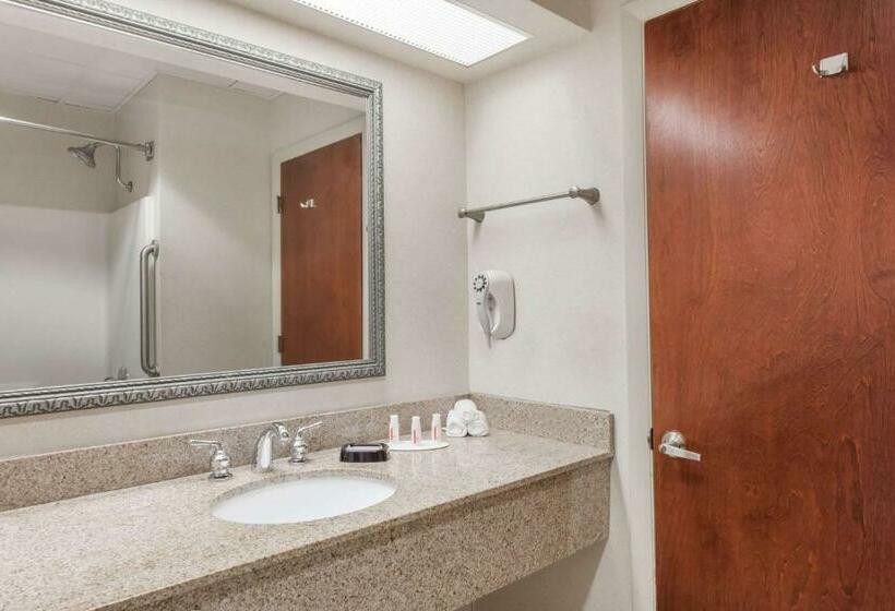 Люкс Deluxe Кровать Кинг, Baymont By Wyndham Madisonville