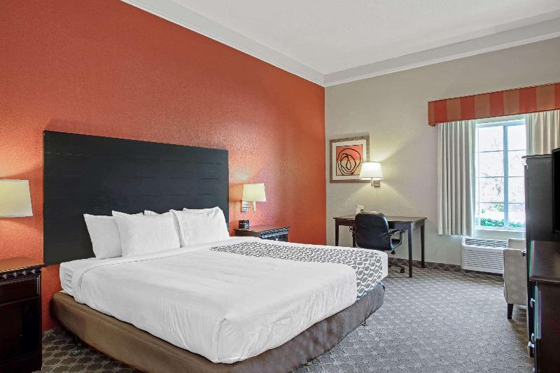 스탠다드 룸 킹사이즈 침대, Holiday Inn Express La Junta, An Ihg