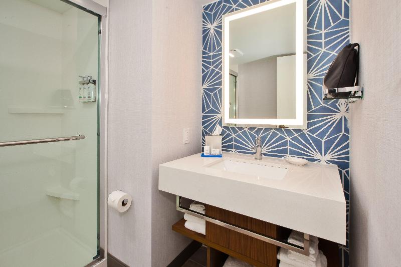 Стандартный Номер Кровать Кинг, Holiday Inn Express Hotel & Suites Virginia Beach Oceanfront, An Ihg