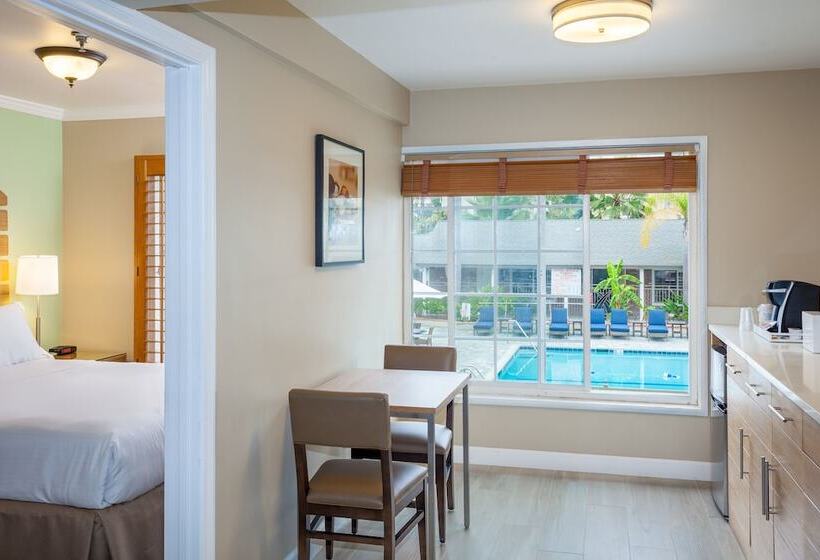 Люкс, Holiday Inn Express And Suites La Jolla   Windansea Beach, And Ihg