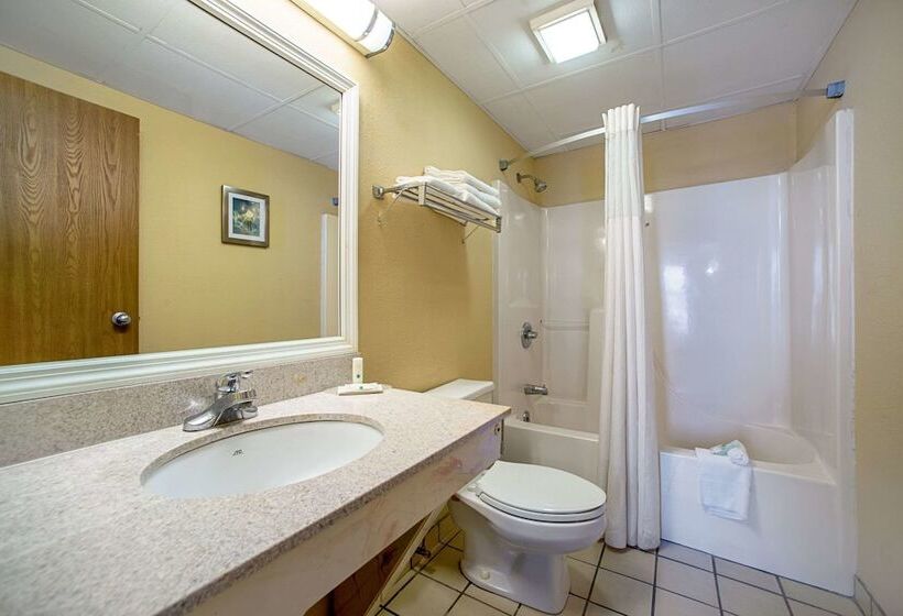 Номер Стандарт 2 Двуспальные Кровати, Quality Inn Near Six Flags St. Louis