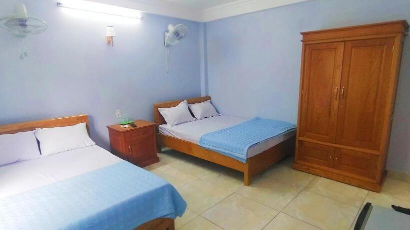 اتاق استاندارد چهارنفره با بالکن, Kiên Cường Hostel