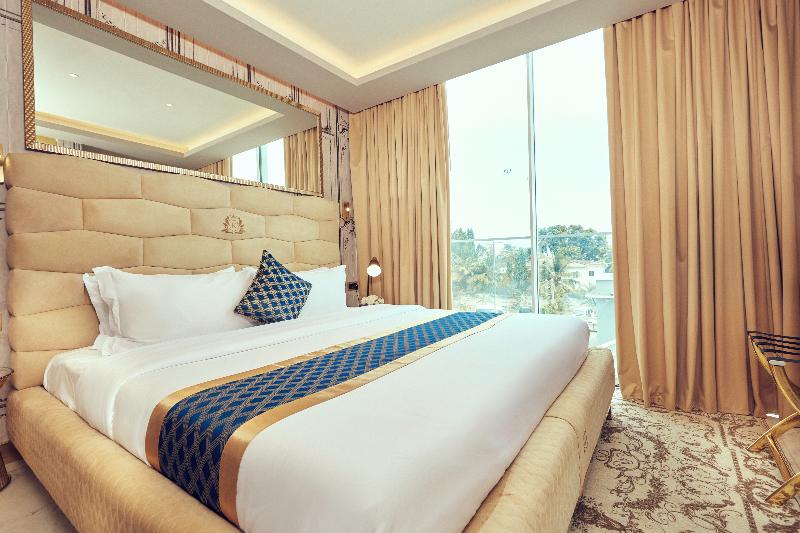 Люкс Повышенной Комфортности, Number One Oxford Street Hotel & Suites