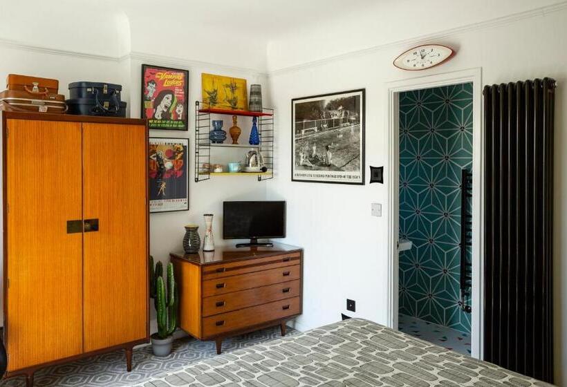 Номер Стандарт с Балконом, Twentieth Century B&b
