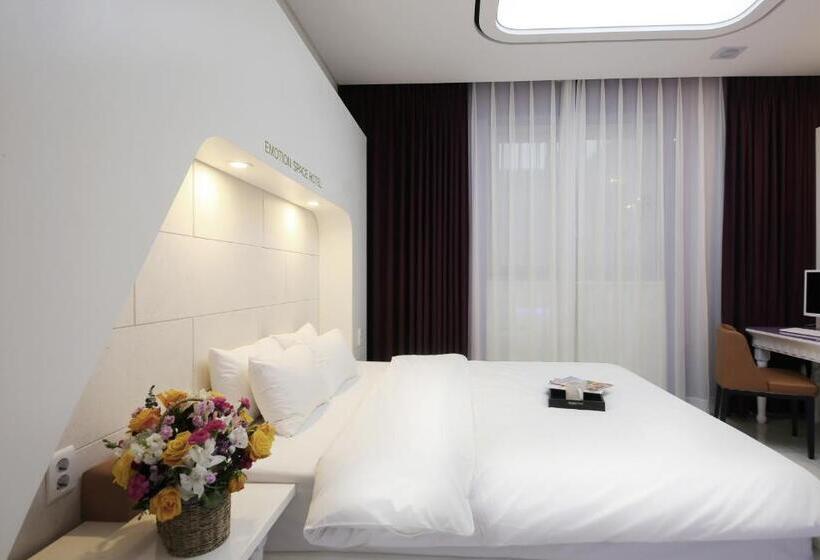 Номер Стандарт с Гидромассажем, Urban Stay