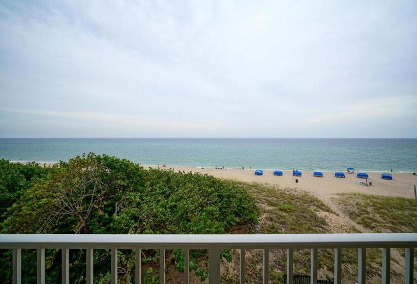 스탠다드 스튜디오, La Costa Beach Club