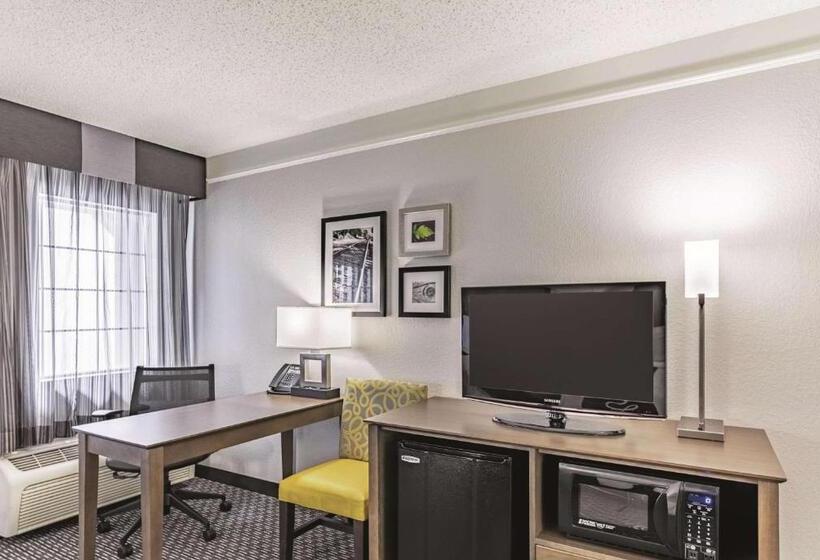 ２ダブルベッドのスタンダードルーム, La Quinta By Wyndham Austin At The Domain