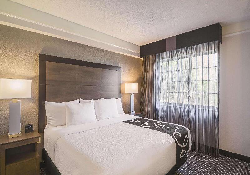 キングサイズベッドのデラックススイート, La Quinta By Wyndham Austin At The Domain
