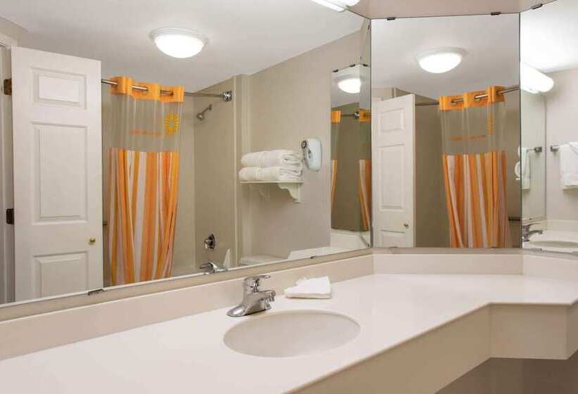 Номер Deluxe, La Quinta By Wyndham Denver Southwest Lakewood