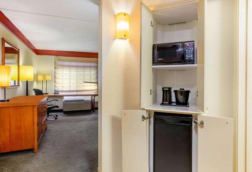 Номер Deluxe, La Quinta By Wyndham Raleigh Crabtree