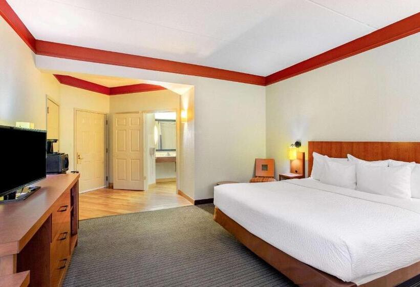 Номер Deluxe Кровать Кинг, La Quinta By Wyndham Raleigh Crabtree