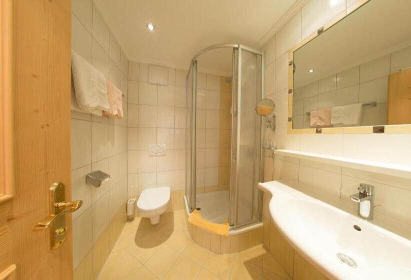 2 Bedroom Apartment with Balcony, Landhaus Zauser