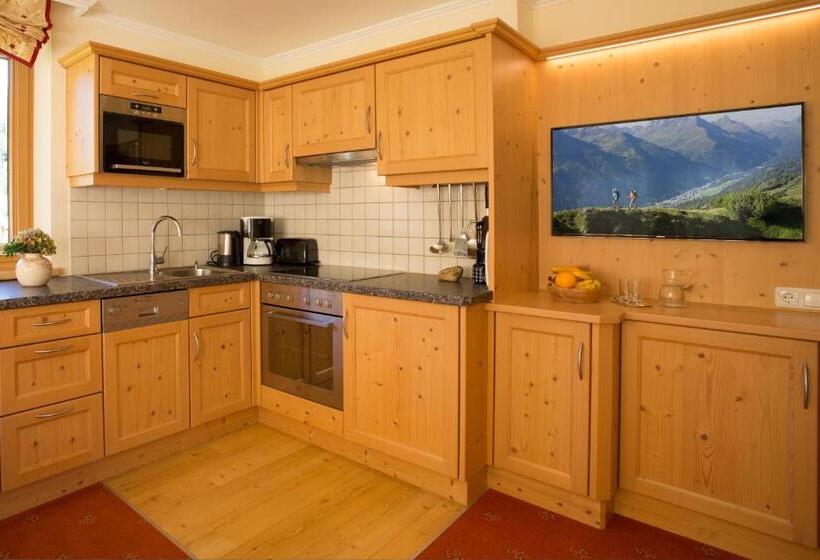 2 Bedroom Apartment with Balcony, Landhaus Zauser
