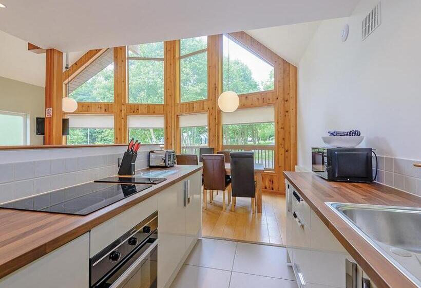 Дом 2 Спальни, Penvale Lakes Lodges