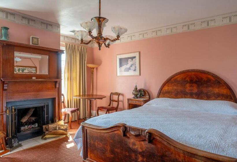 带大床的高级房间, Martine Inn