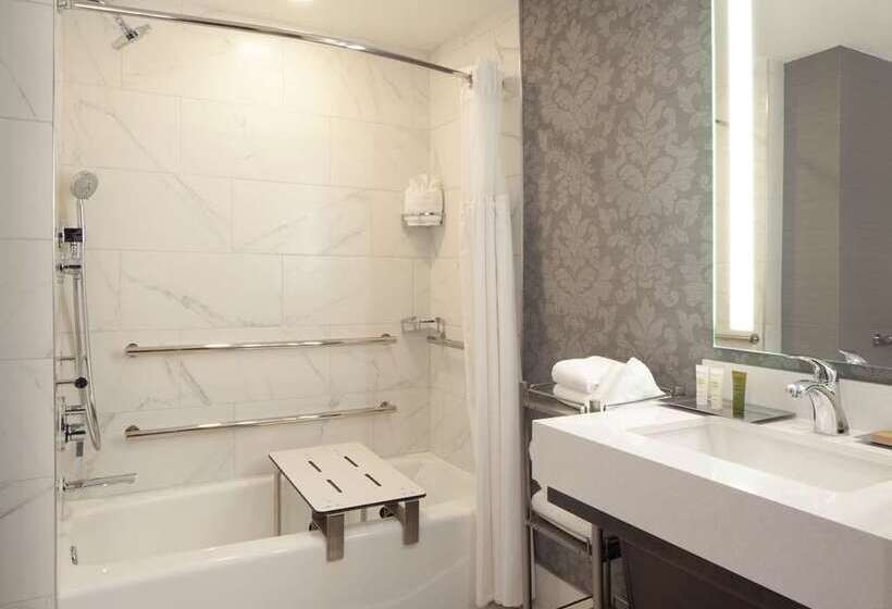 身障者適用キングサイズベッドルーム, Hilton Atlanta/marietta Hotel & Conference Center
