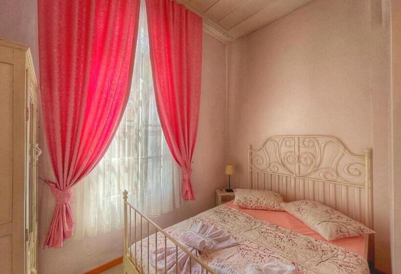 غرفة قياسية, Eolya Konuk Evi