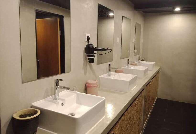 Кровать в Общей Комнате, Homy Seafront Hostel