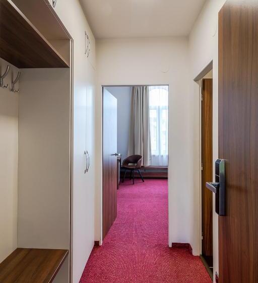 Номер Deluxe, Bohemia Inn