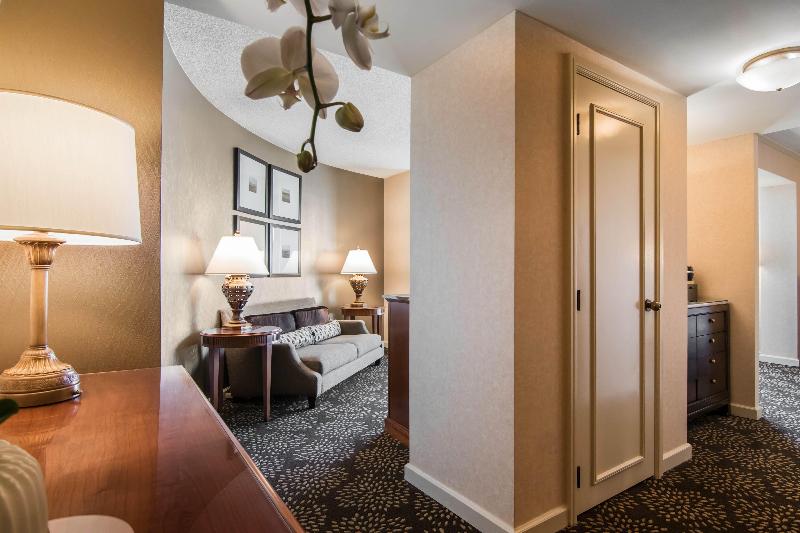 Люкс Адаптированный для Инвалидов, Omni Las Colinas