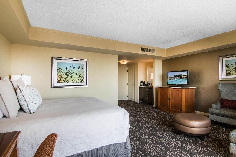 Номер Deluxe Кровать Кинг, Omni Las Colinas