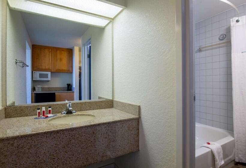 Номер Стандарт Двуспальная Кровать, Travelodge By Wyndham Outer Banks/kill Devil Hills