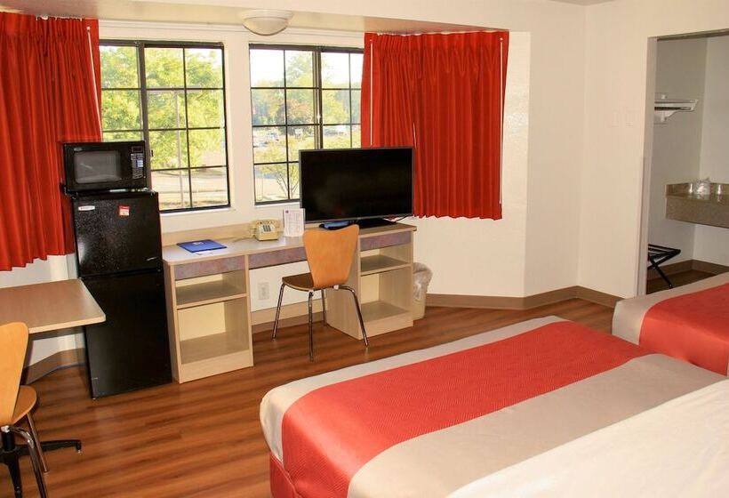 Номер Стандарт 2 Двуспальные Кровати, Motel 6enfield, Ct  Hartford