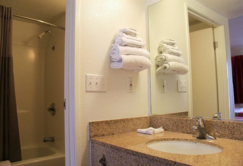 Люкс Повышенной Комфортности, Motel 6enfield, Ct  Hartford