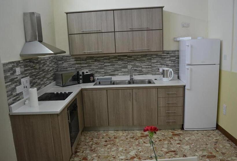 اتاق استاندارد سه نفره, Le Malte House St. Julians