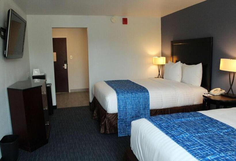 Номер Стандарт, Travelodge By Wyndham Water S Edge Hotel   Racine