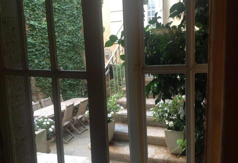 سوییت, Les Chambres De L Horloge