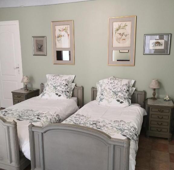 اتاق استاندارد, Les Chambres De L Horloge