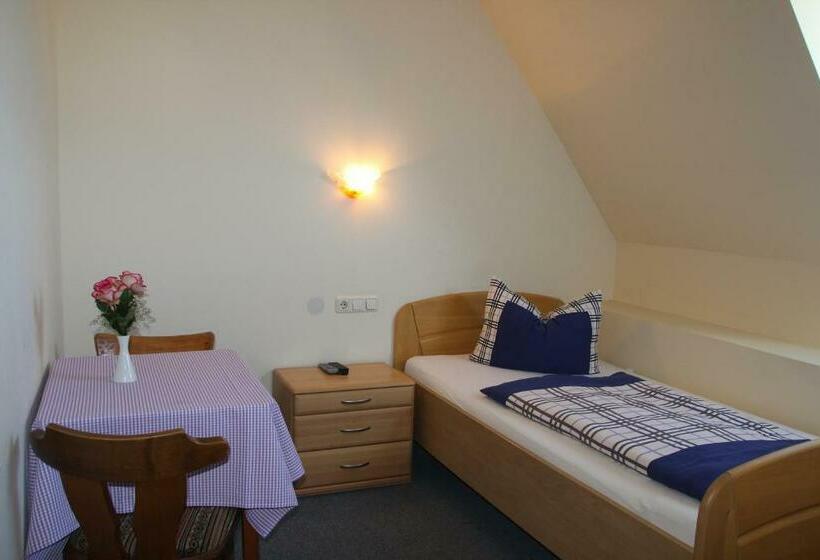 Quarto Estandar Individual, Schwarzer Adler