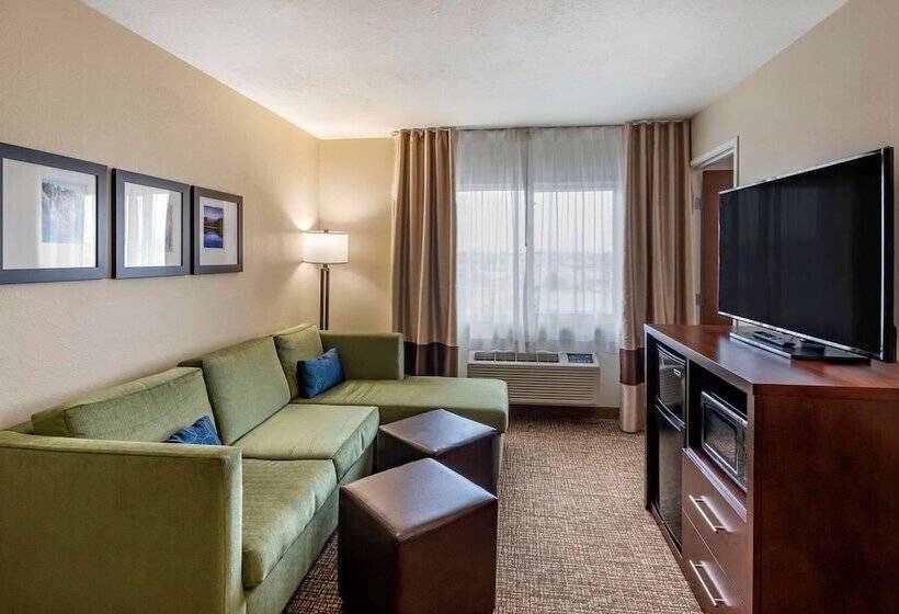 스위트 킹사이즈 침대, Comfort Inn & Suites Pueblo