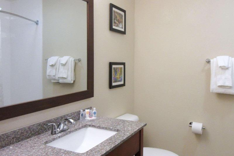 스위트 킹사이즈 침대, Comfort Inn & Suites Pueblo