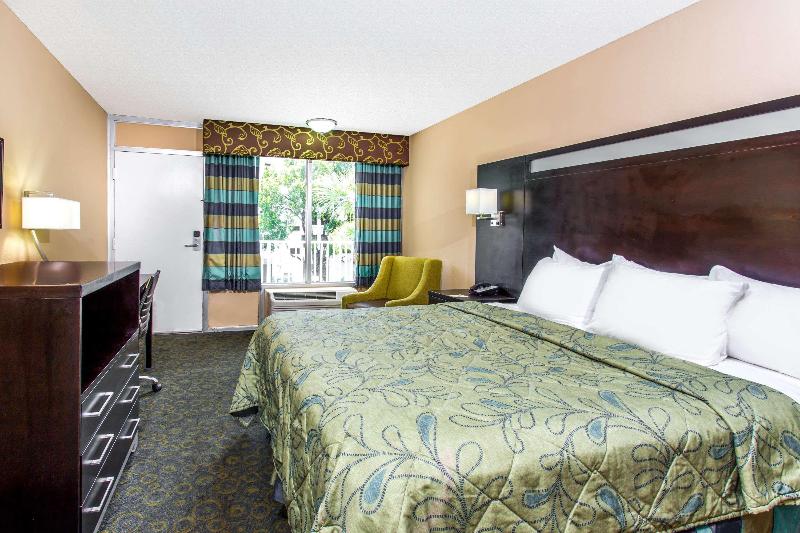 Premium Rum, Holiday Inn Denver East, An Ihg