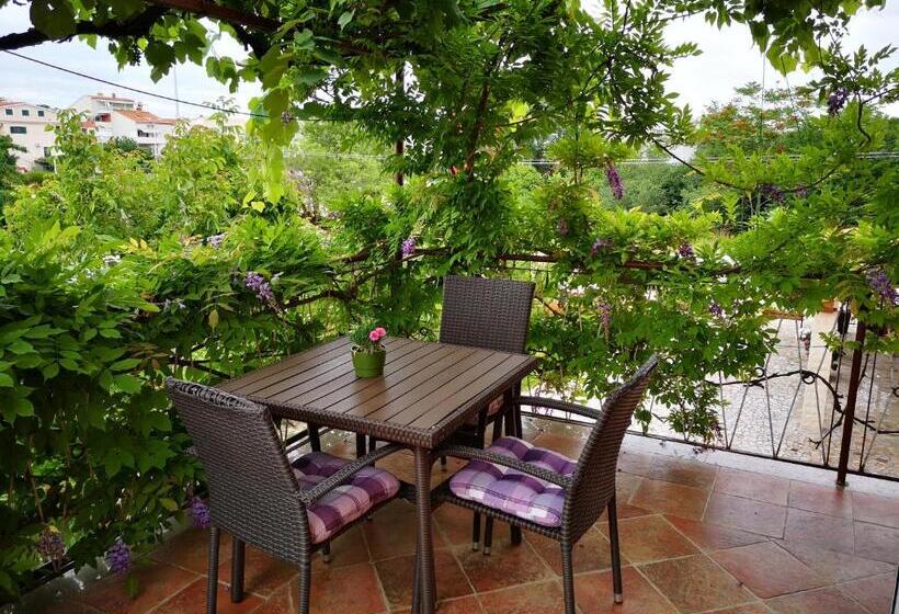Camera Standard, Apartment & Rooms Graciela