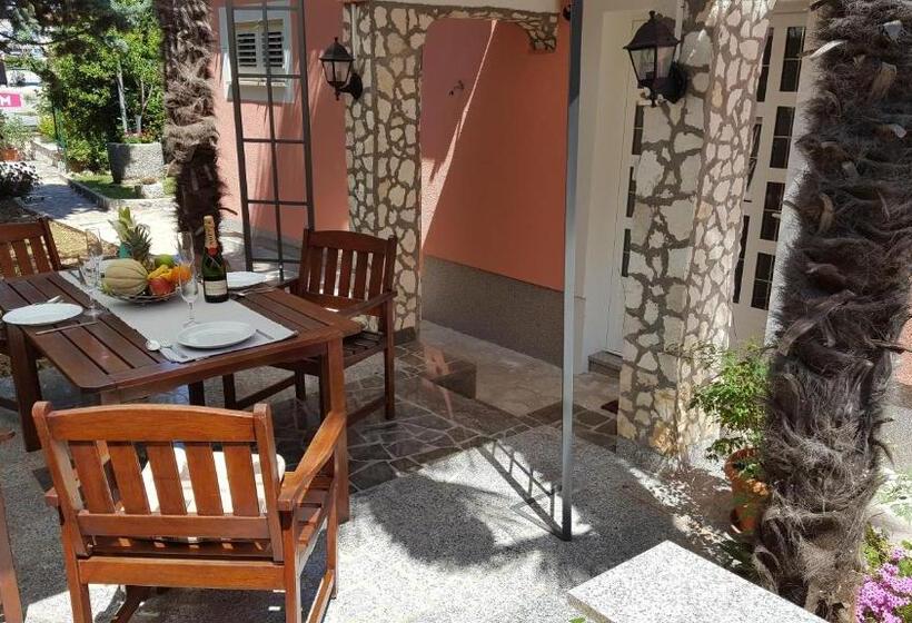 Appartamento 2 Camere da Letto, Apartment & Rooms Graciela