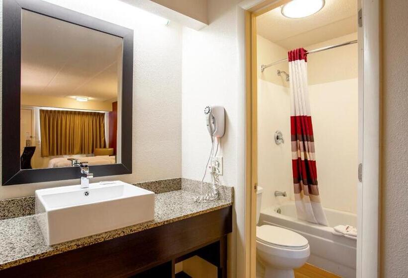 Номер Премиум, Red Roof Inn Plus+ St Louis   Forest Park/ Hampton Ave 