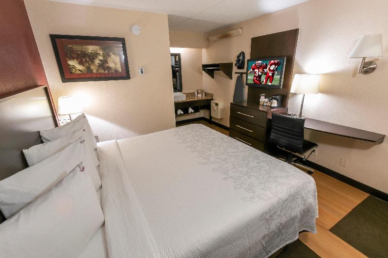 Стандартный Номер Кровать Кинг, Red Roof Inn Plus+ St Louis   Forest Park/ Hampton Ave 