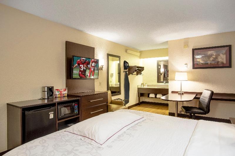 Номер Премиум, Red Roof Inn Plus+ St Louis   Forest Park/ Hampton Ave 