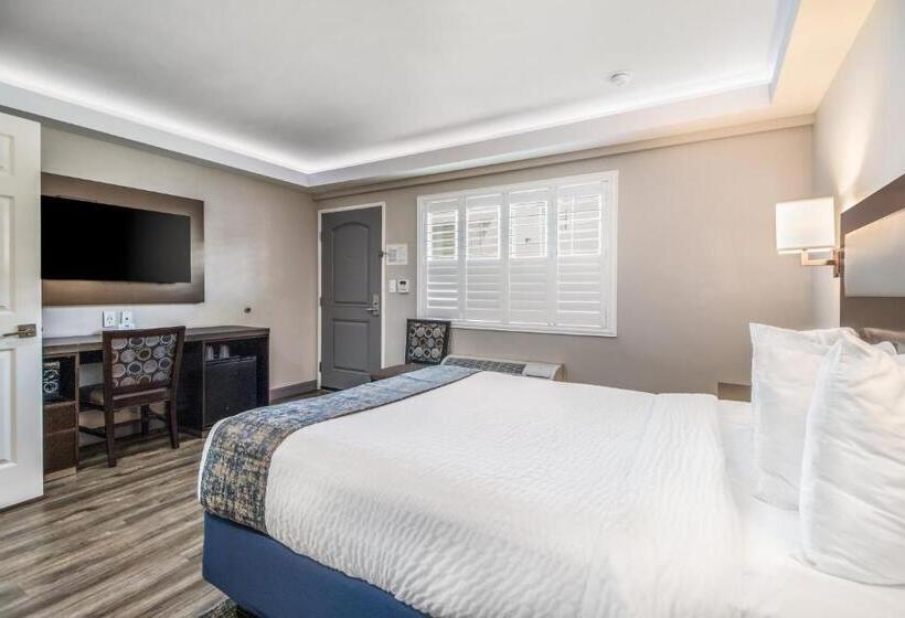 Standart Oda, Inn At 50  Long Beach Convention Center
