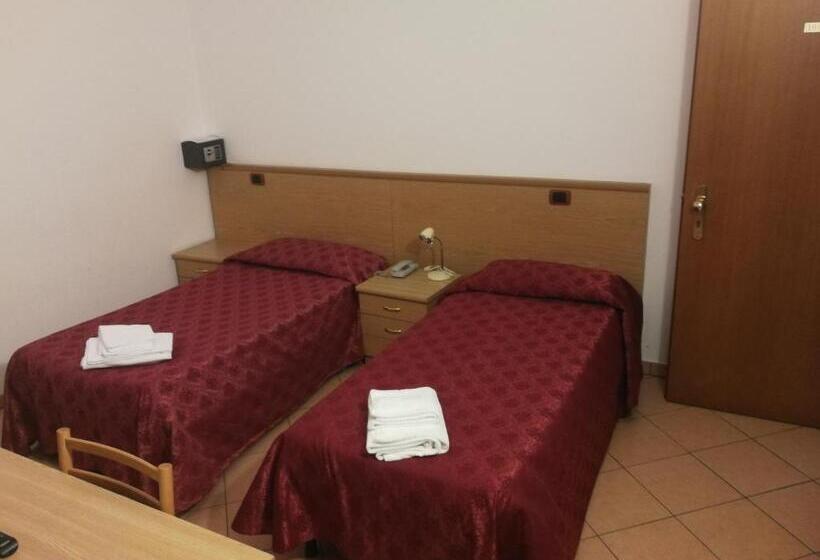 Номер Стандарт, Albergo Della Stazione