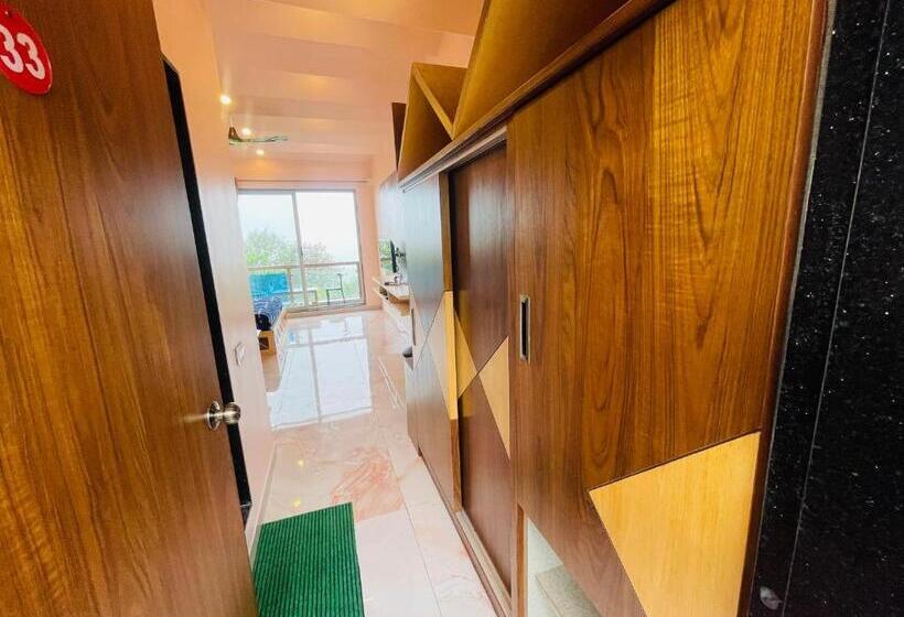 Люкс с Балконом, Saptarang Residency Panhala