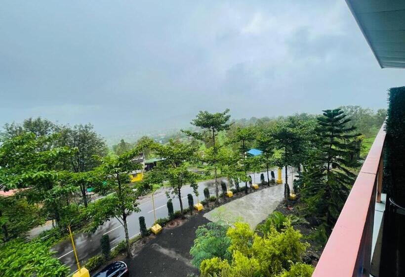 Люкс с Балконом, Saptarang Residency Panhala