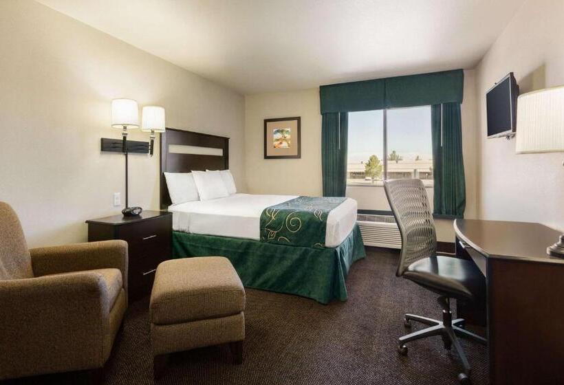 Номер Стандарт Адаптированный для Инвалидов, Travelodge By Wyndham Santa Teresa
